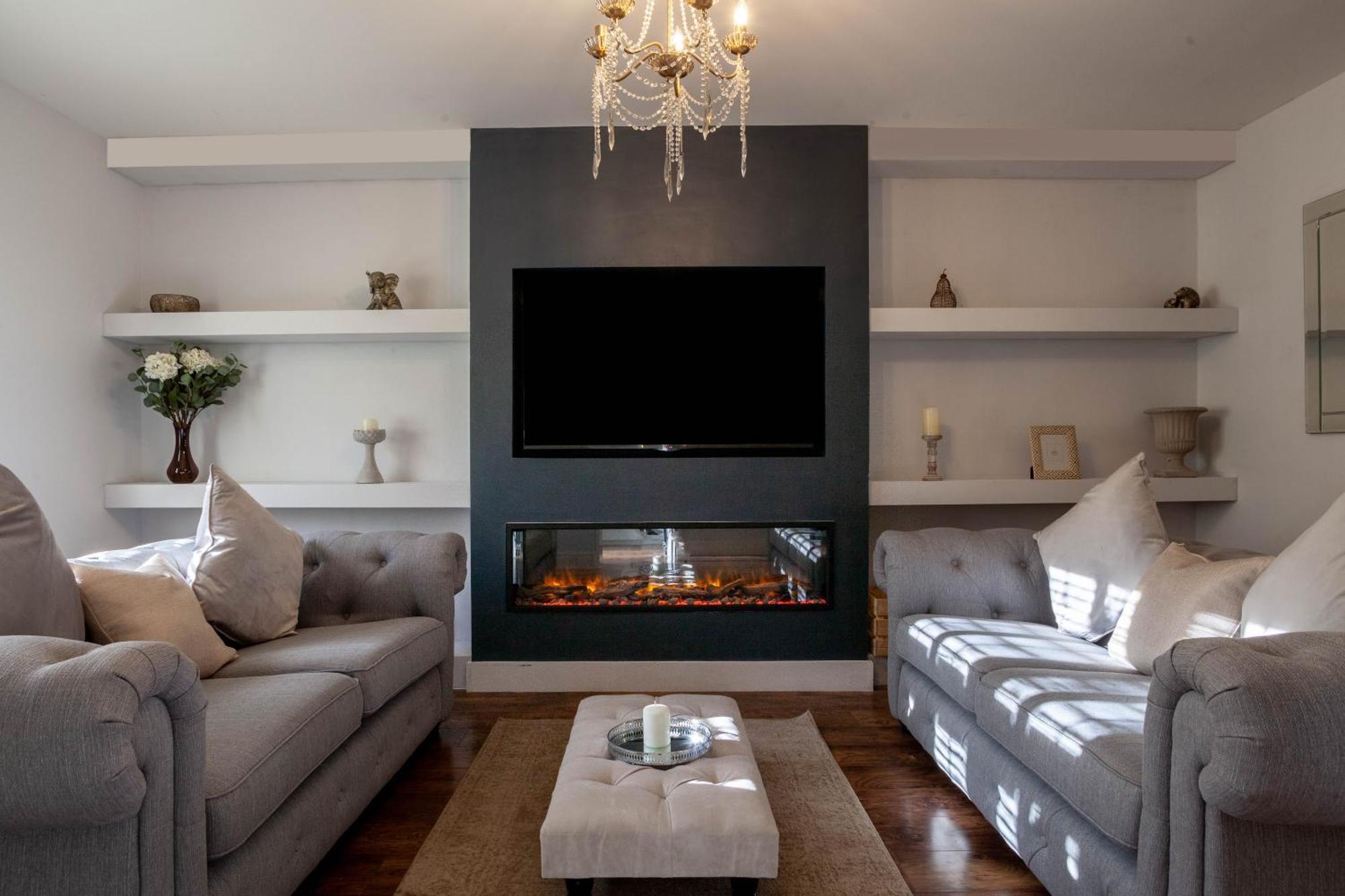 Modern 3 Bedroom House With Parking บาธ ภายนอก รูปภาพ